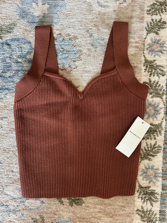 Abercrombie & Fitch Tops - Abercrombie & Fitch Ribbed Sweetheart Camisole in Brown